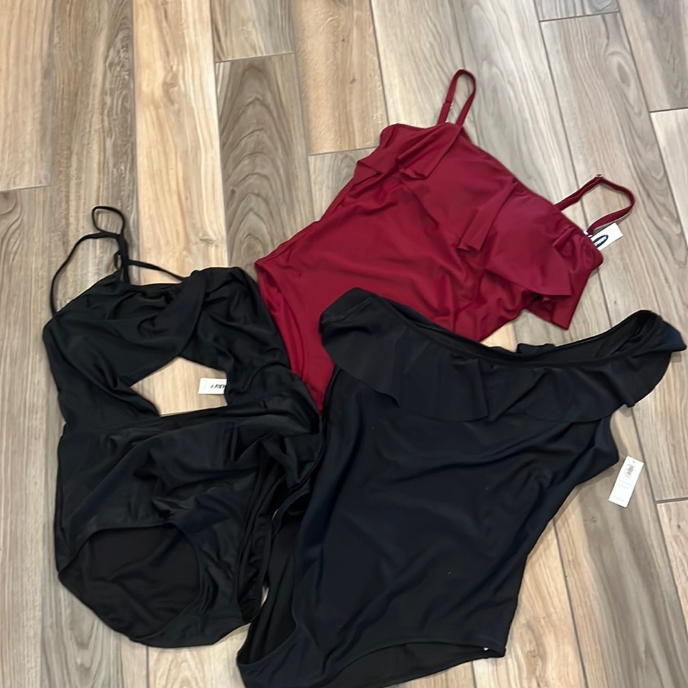 NWT 3 women’s XXL swimsuits ($75 total is for ALL 3)